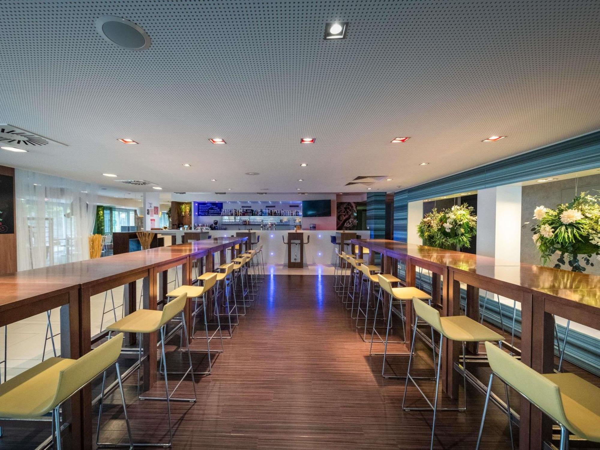 Ibis Styles Linz Hotel Exterior photo
