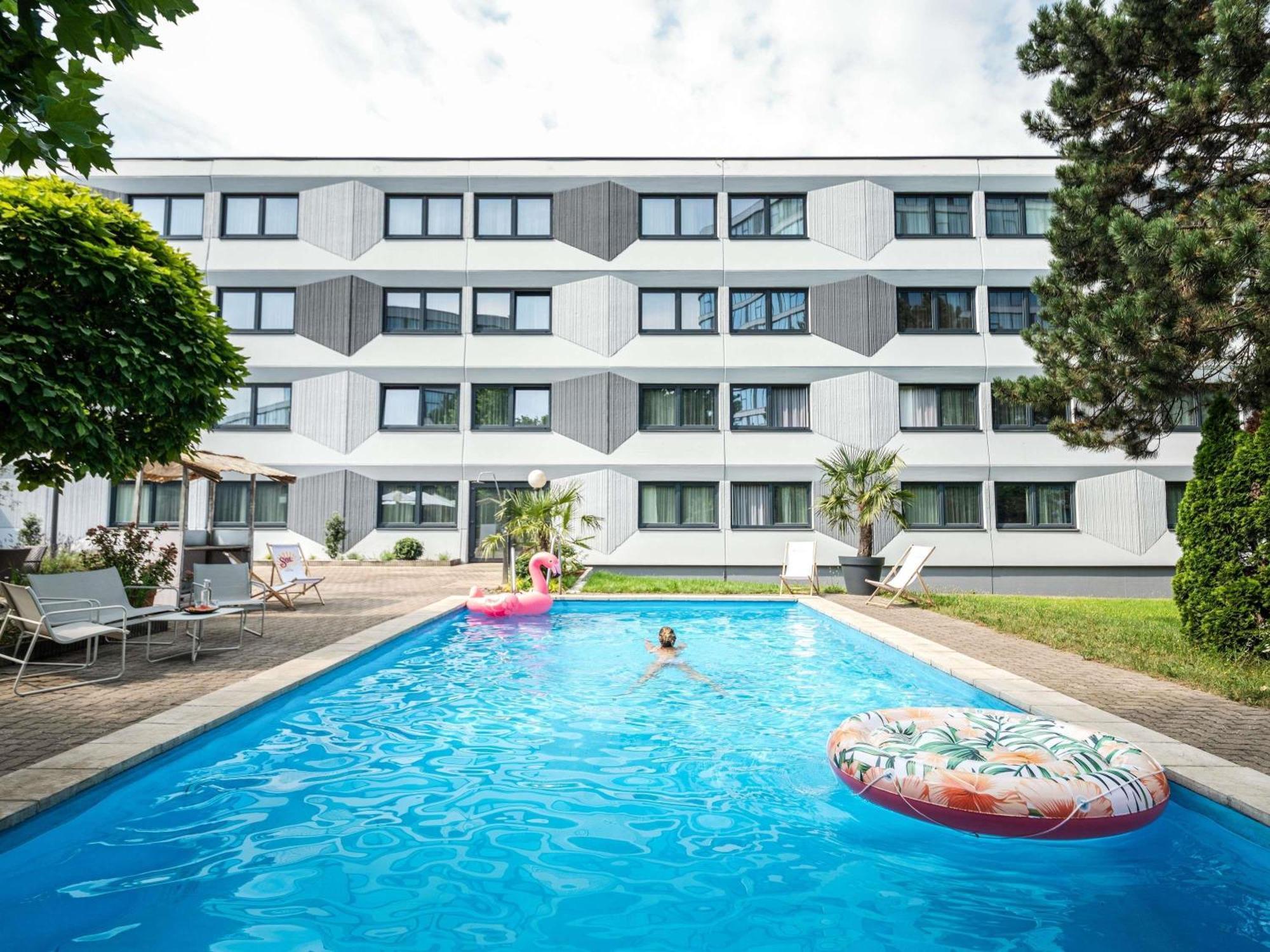 Ibis Styles Linz Hotel Exterior photo